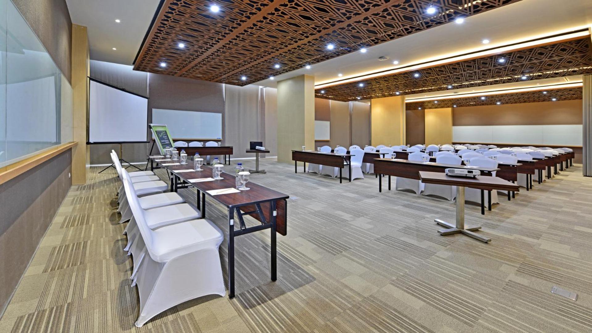 Whiz Prime Hotel Khatib Sulaiman Padang Εξωτερικό φωτογραφία