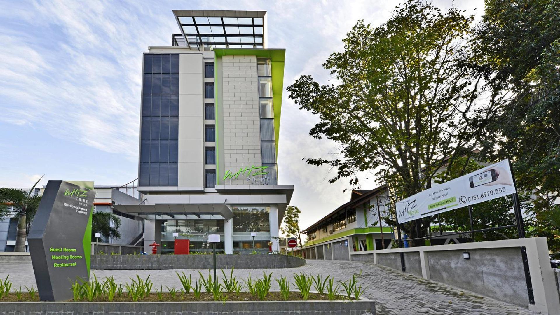 Whiz Prime Hotel Khatib Sulaiman Padang Εξωτερικό φωτογραφία