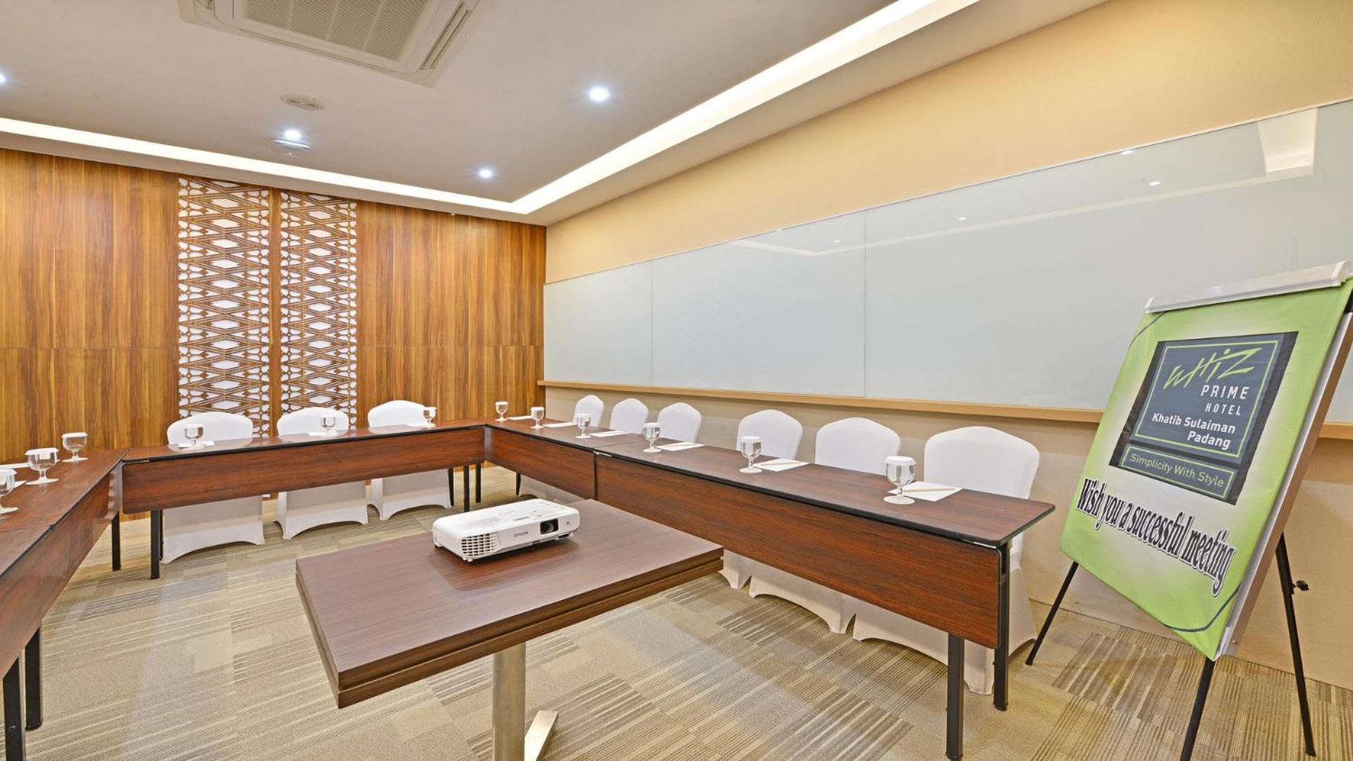 Whiz Prime Hotel Khatib Sulaiman Padang Εξωτερικό φωτογραφία