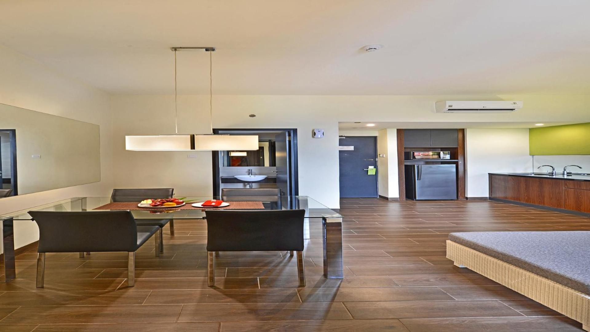Whiz Prime Hotel Khatib Sulaiman Padang Εξωτερικό φωτογραφία