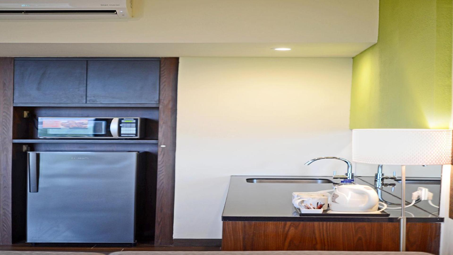 Whiz Prime Hotel Khatib Sulaiman Padang Εξωτερικό φωτογραφία