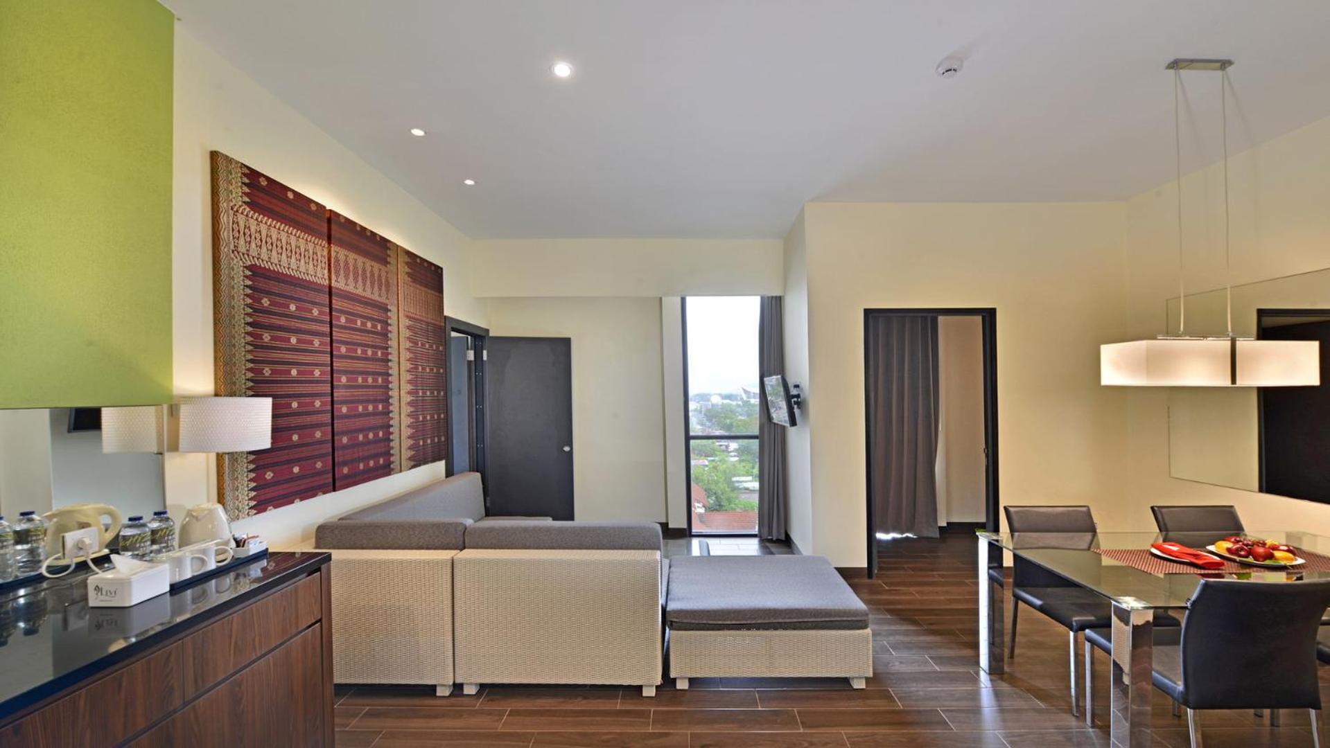 Whiz Prime Hotel Khatib Sulaiman Padang Εξωτερικό φωτογραφία