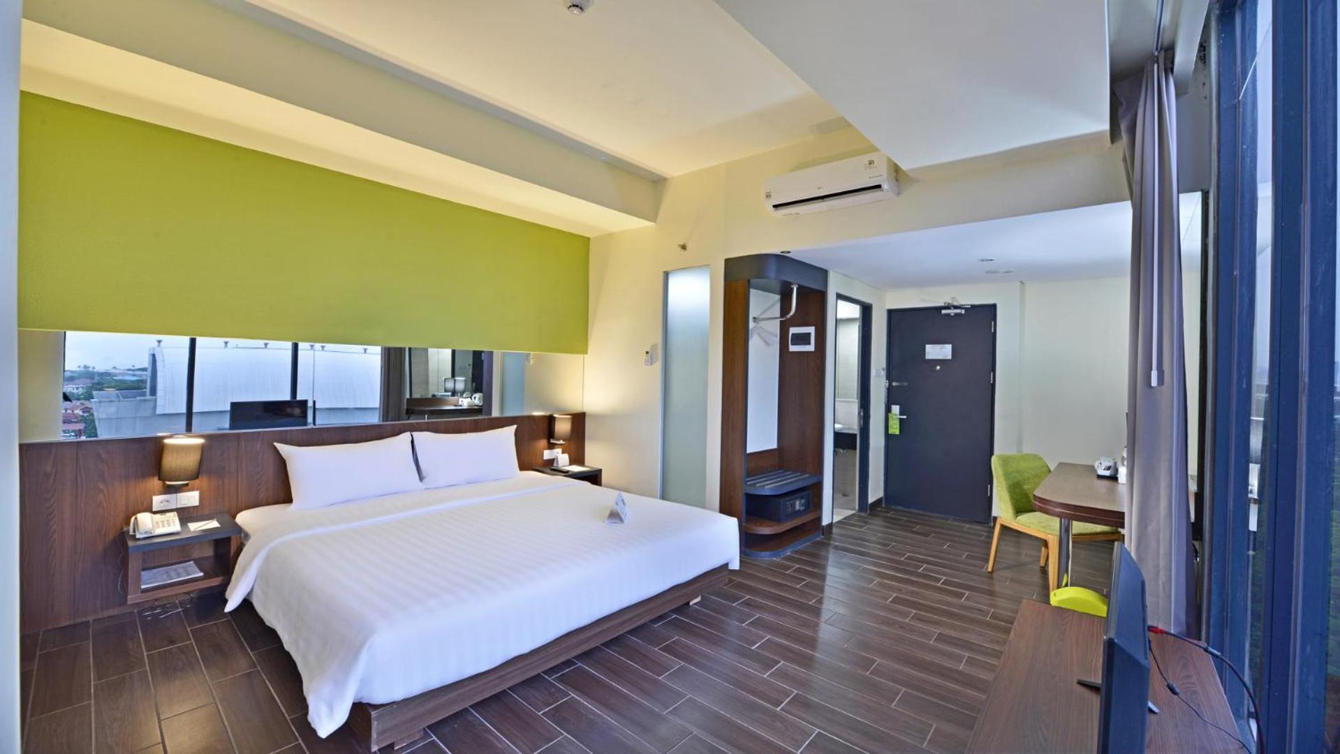 Whiz Prime Hotel Khatib Sulaiman Padang Εξωτερικό φωτογραφία
