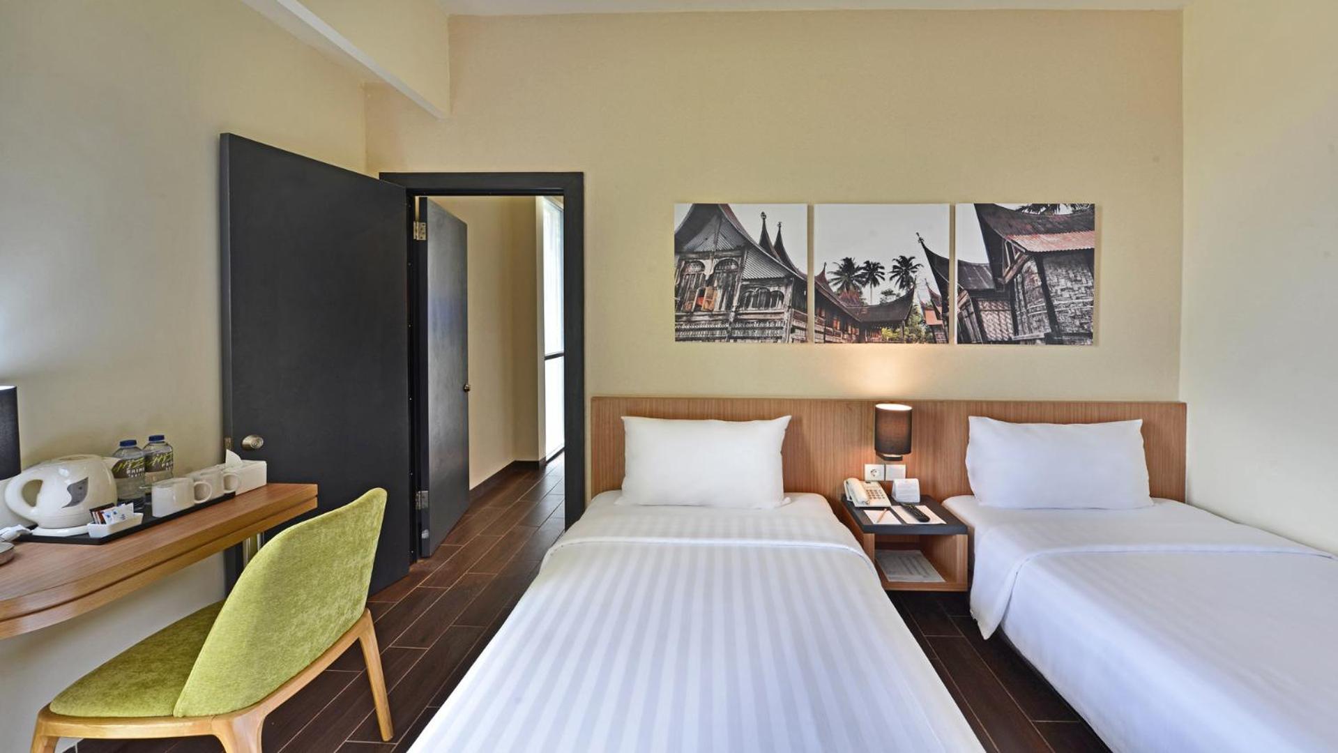 Whiz Prime Hotel Khatib Sulaiman Padang Εξωτερικό φωτογραφία