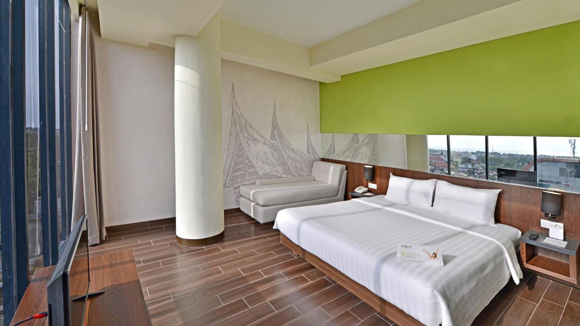 Whiz Prime Hotel Khatib Sulaiman Padang Εξωτερικό φωτογραφία