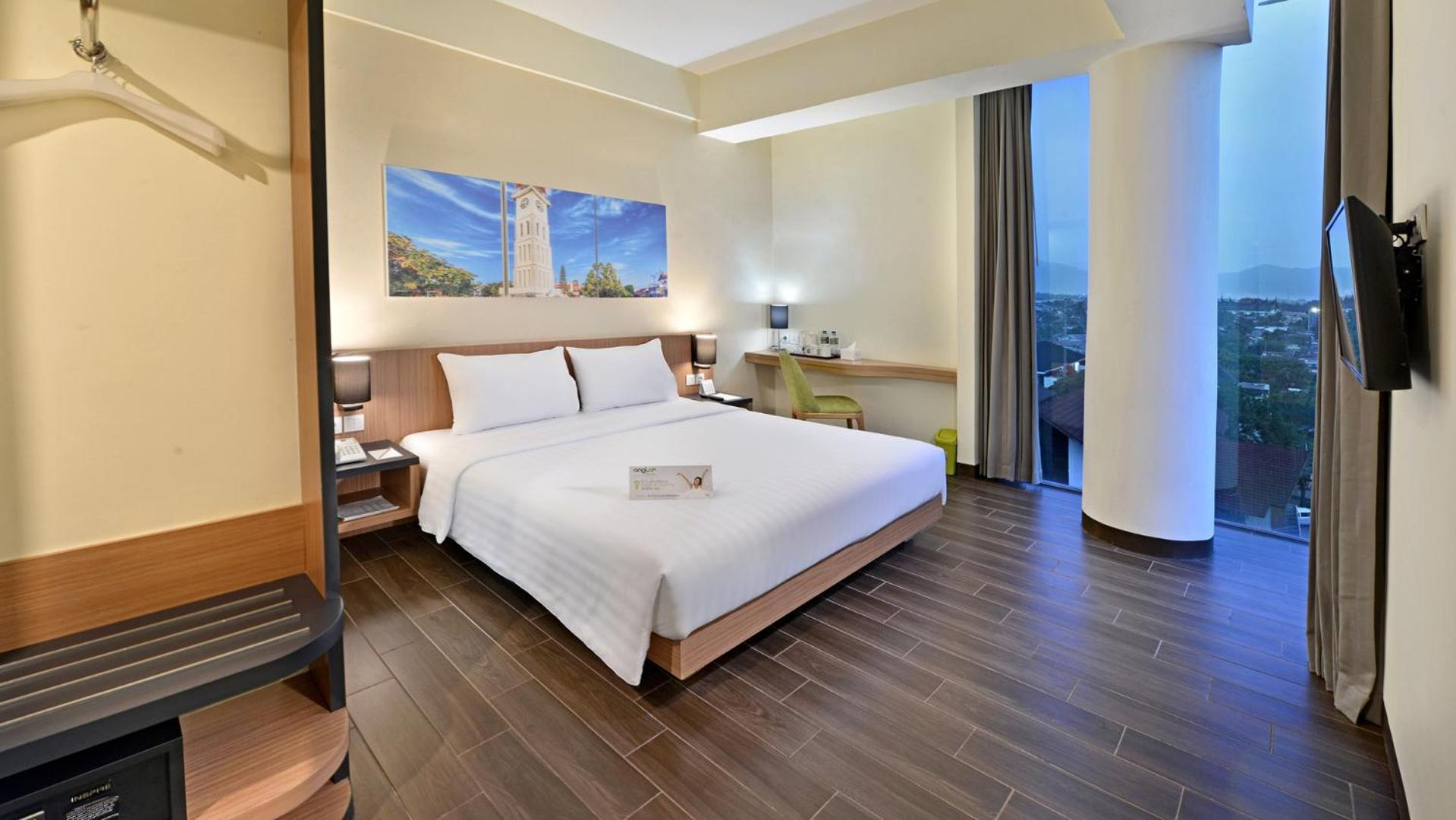 Whiz Prime Hotel Khatib Sulaiman Padang Εξωτερικό φωτογραφία